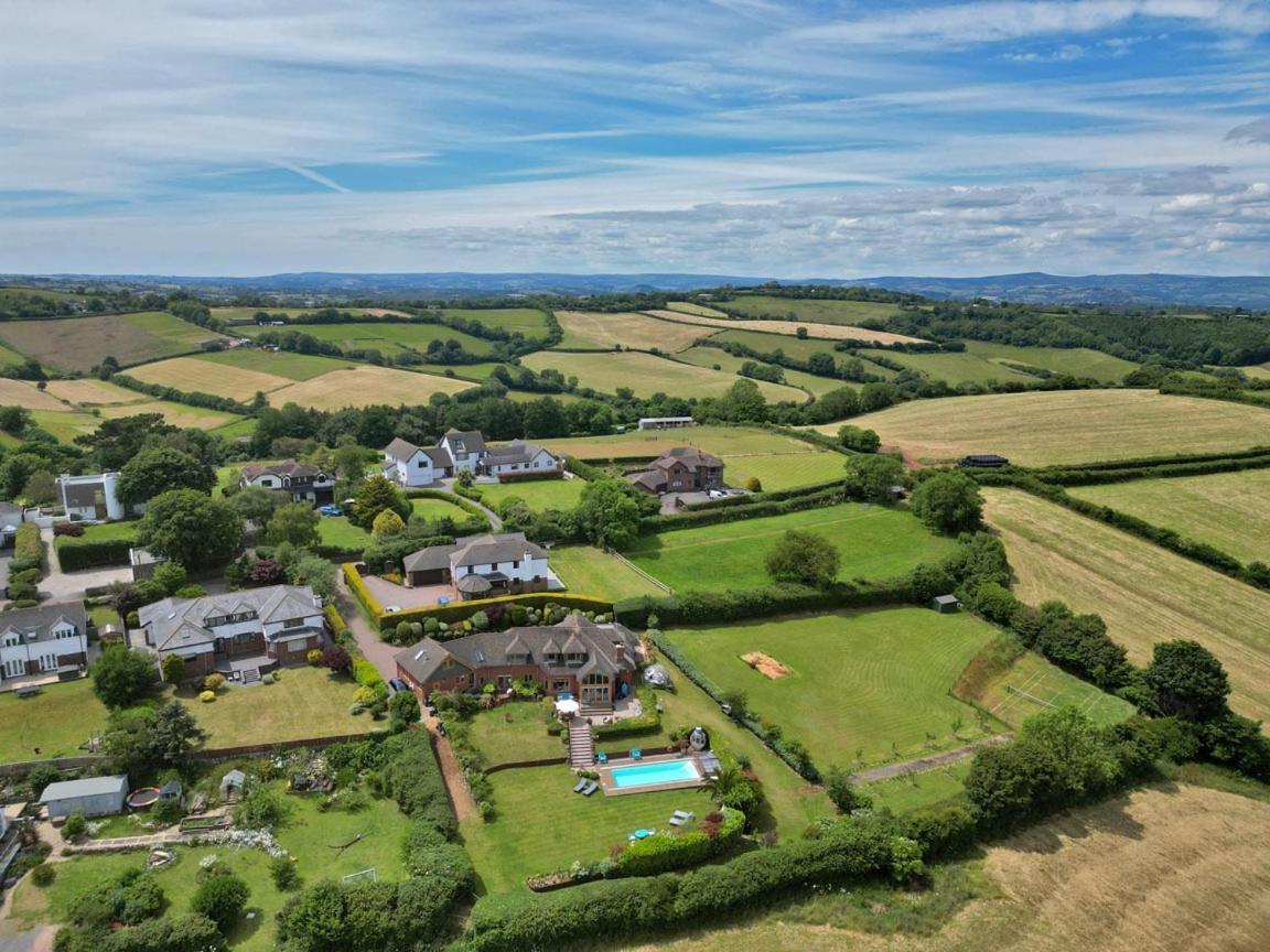 Halekulani Devon Homestay Торкі Екстер'єр фото