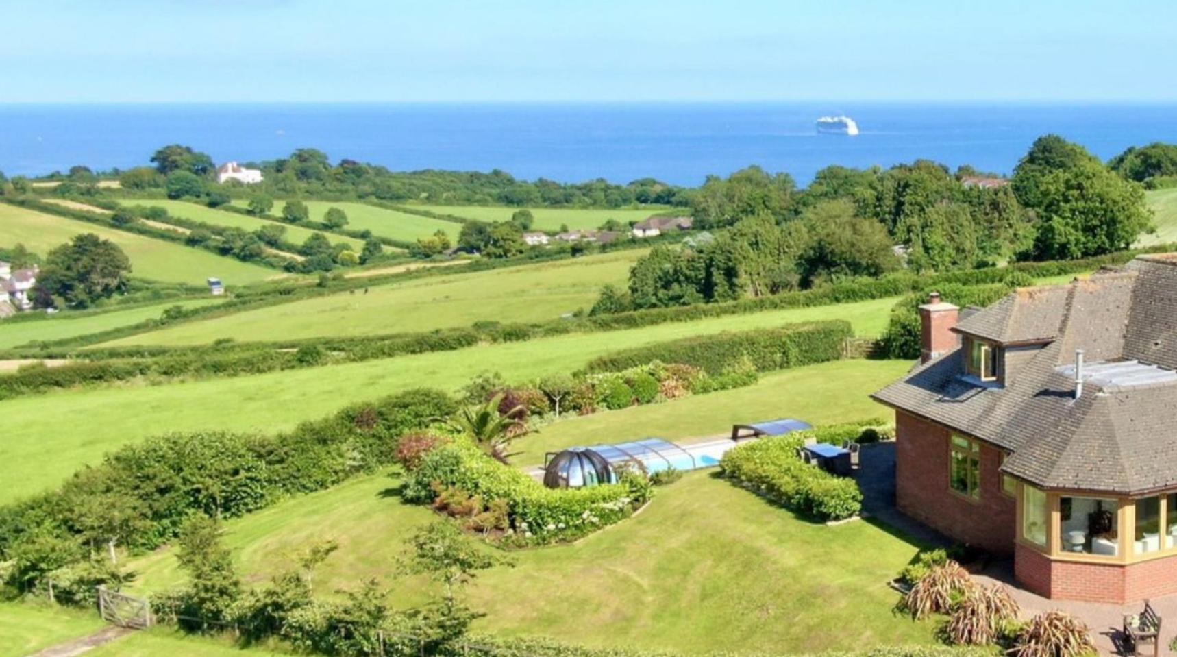 Halekulani Devon Homestay Торкі Екстер'єр фото